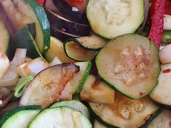 Gemüsepfanne mit viel Aroma - Rezept - Bild Nr. 7908