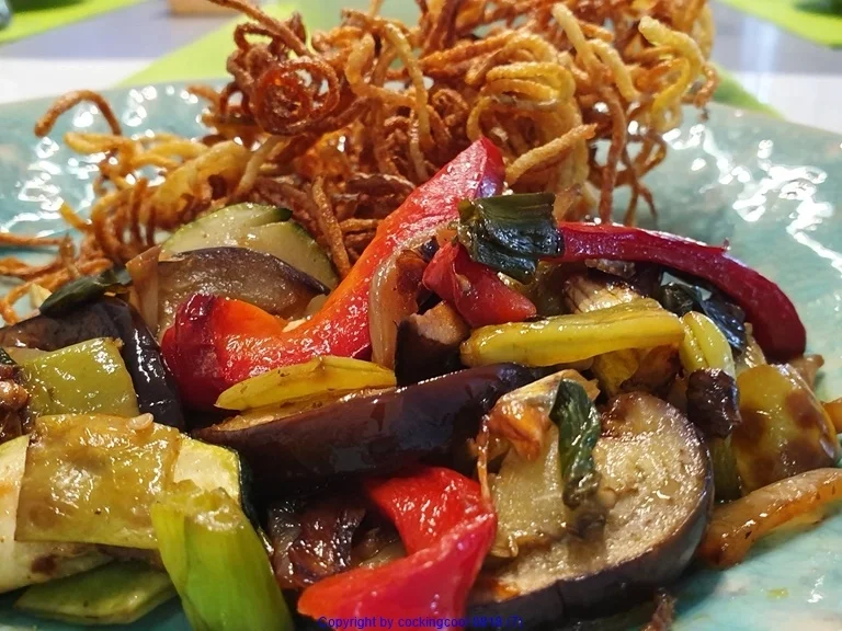 Gemüsepfanne mit viel Aroma - Rezept - Bild Nr. 7910