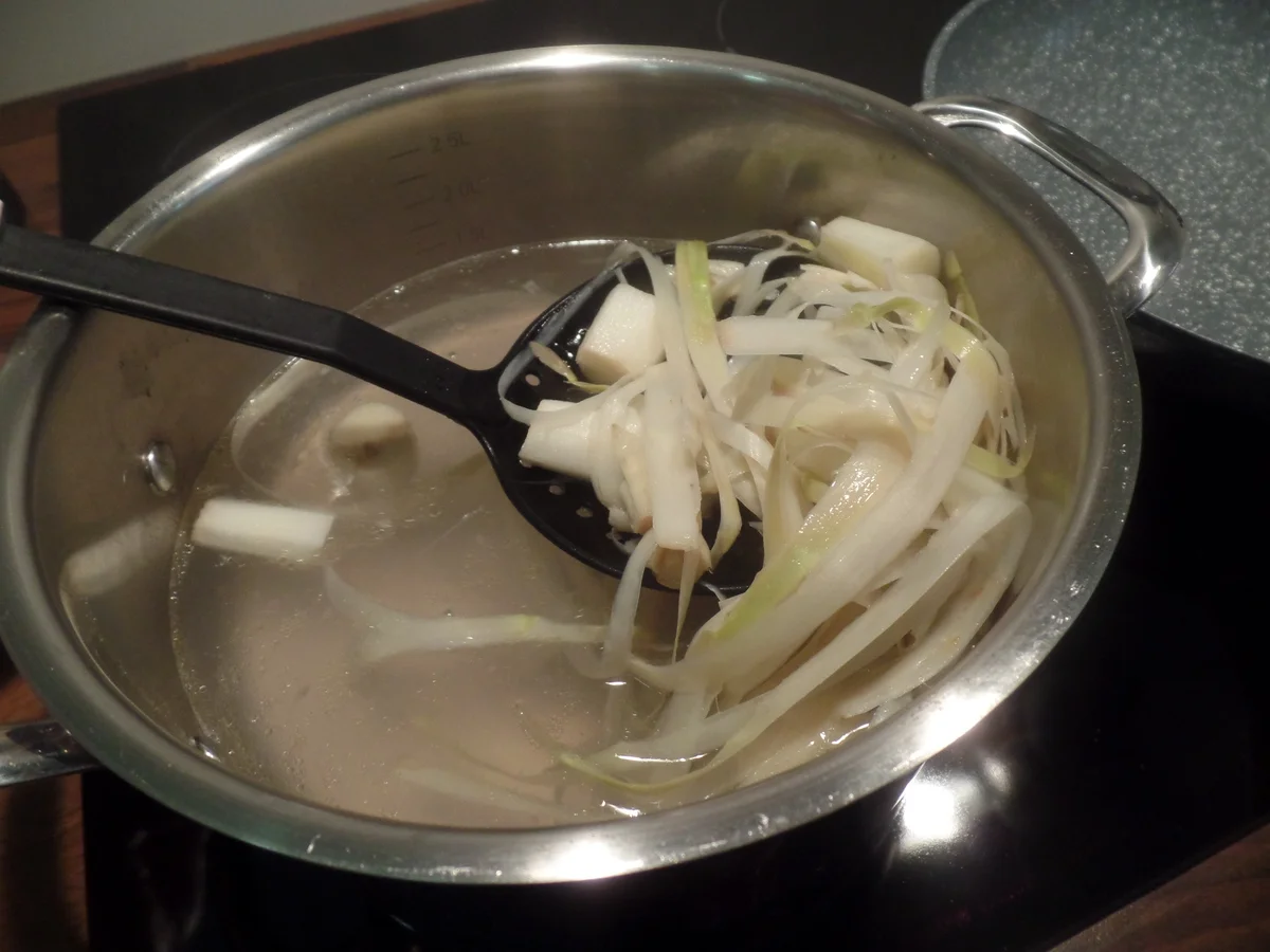 Rezept: Spargel mit Pilz-Parmesan-Sauce Bild Nr. 7916 Spargel mit Pilz-Parmesan-Sauce - Rezept - Bild Nr. 7916