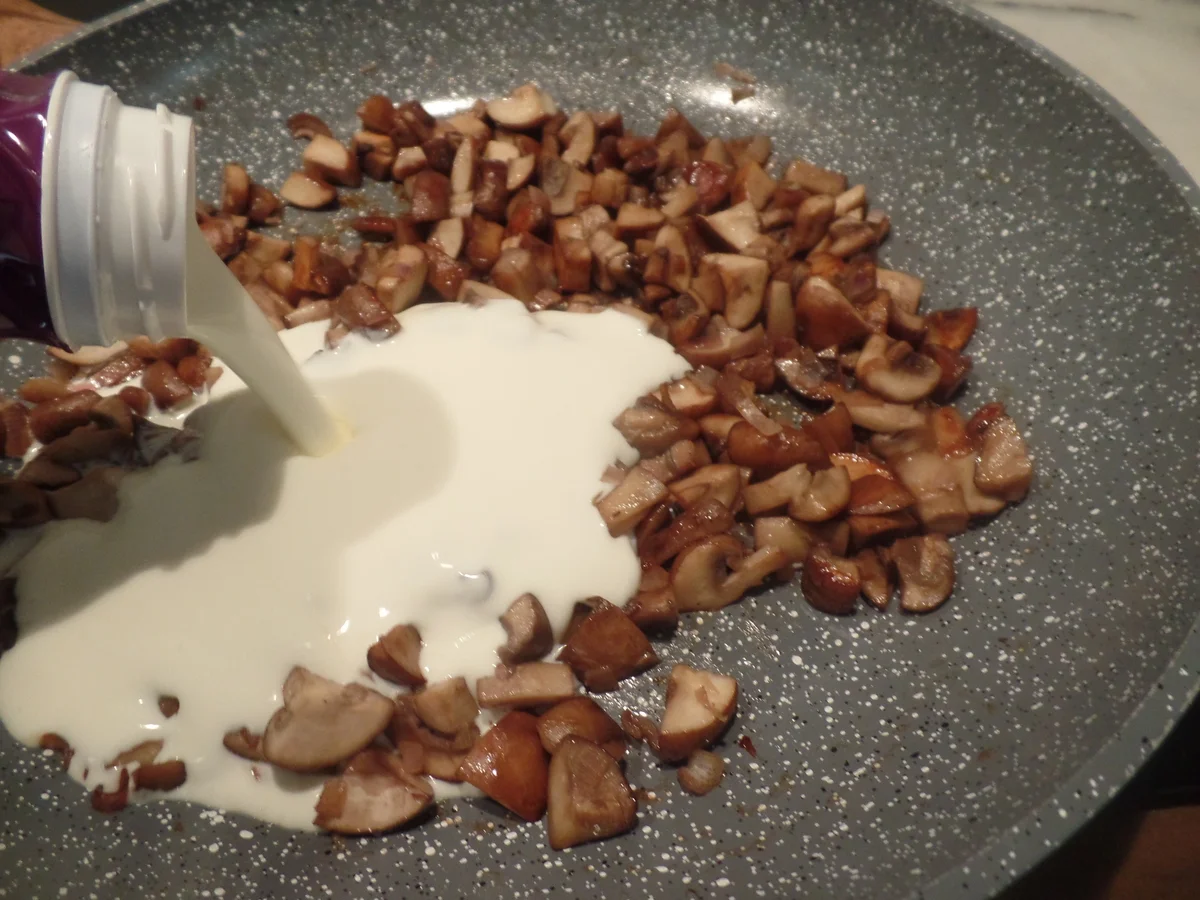 Rezept: Spargel mit Pilz-Parmesan-Sauce Bild Nr. 7921 Spargel mit Pilz-Parmesan-Sauce - Rezept - Bild Nr. 7921