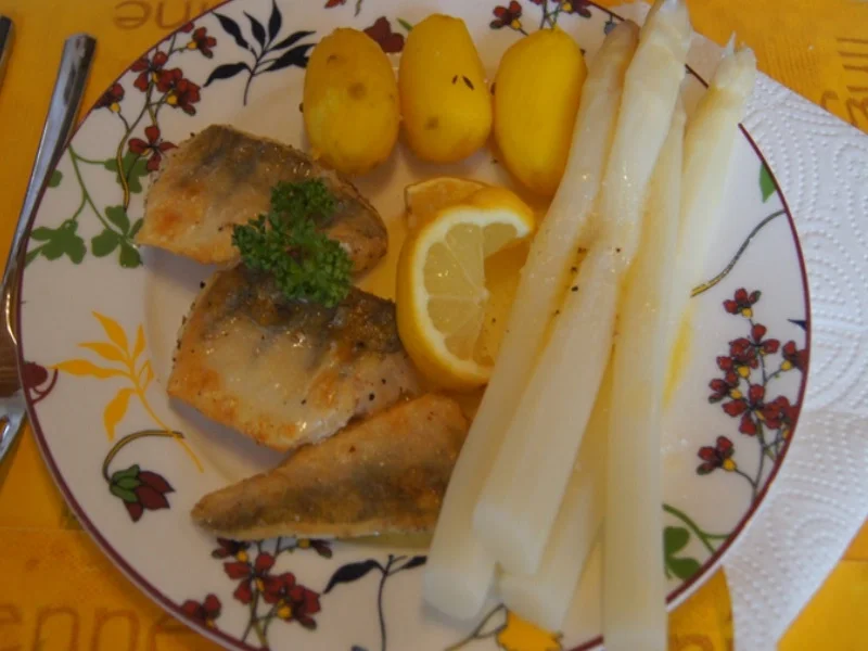 Zanderfilet mit Spargel und Frühkartoffeln - Rezept - Bild Nr. 11