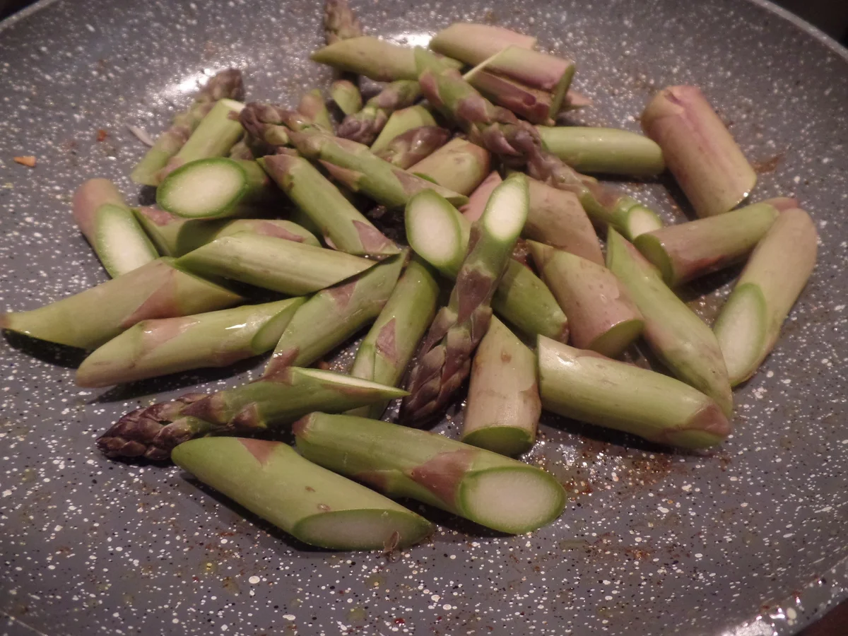 Gnocchi mit Spargel und Bärlauch -Pesto - Rezept - Bild Nr. 7924
