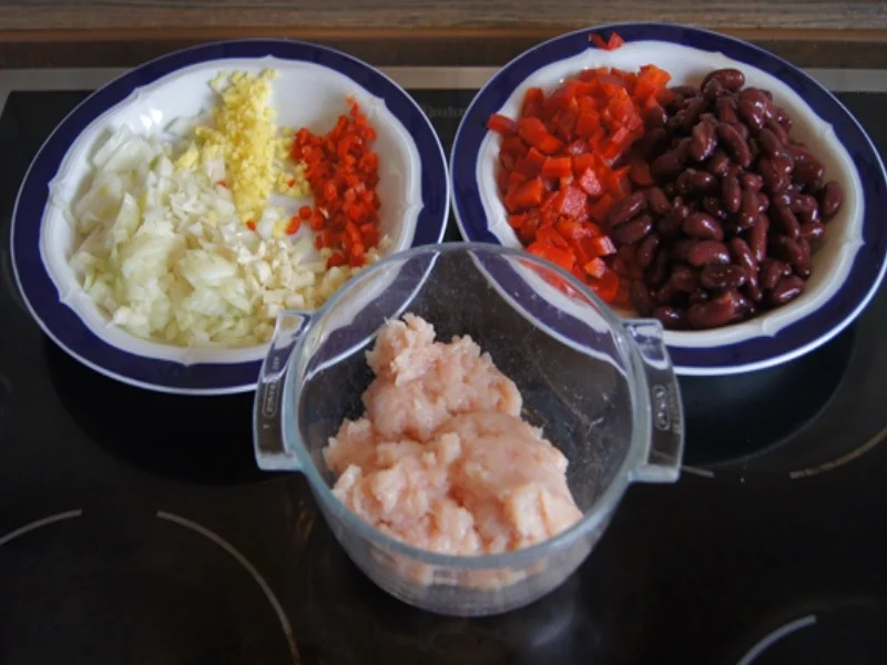 Chili con Carne mit Hähnchenbrustfilet und Gourmet Kartoffeln - Rezept - Bild Nr. 7936