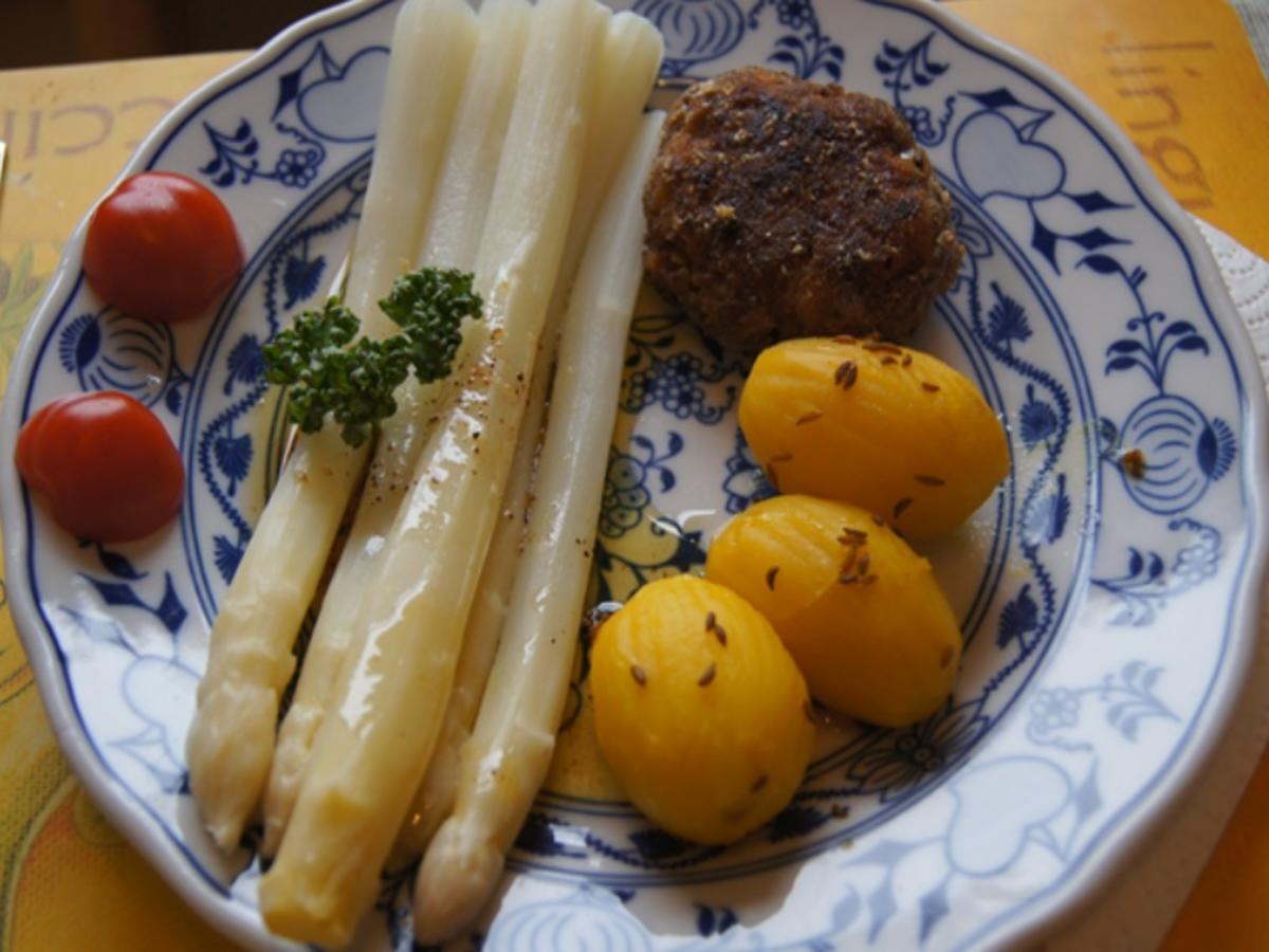 Spargel mit Rindfleischbulette und Frühkartoffeln - Rezept - Bild Nr. 2