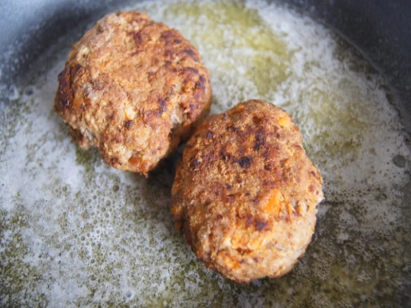 Spargel mit Rindfleischbulette und Frühkartoffeln - Rezept - Bild Nr. 7