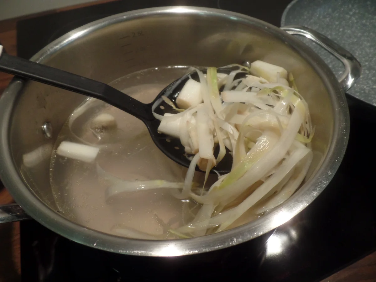 Spargel mit Tomaten-Blitz-Hollandaise - Rezept - Bild Nr. 7953