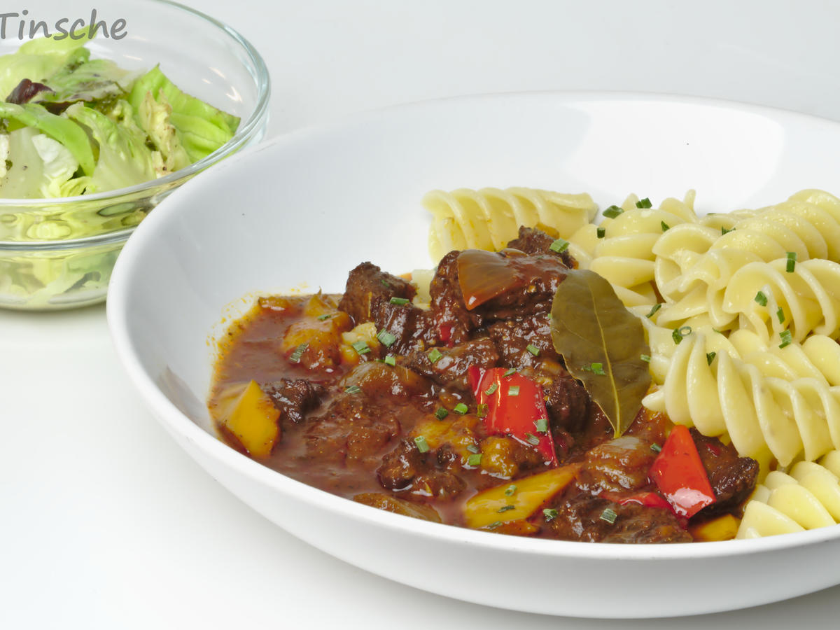 Paprika Rinder Gulasch - einfach - von sTinsche Paprika Rinder Gulasch - einfach - von sTinsche