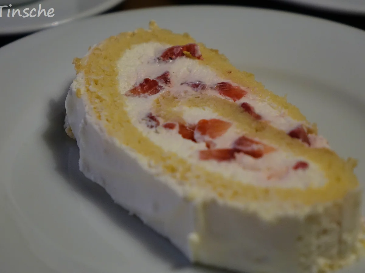 Erbeer-Sahne-Biskuitroulade - Rezept - Bild Nr. 7961