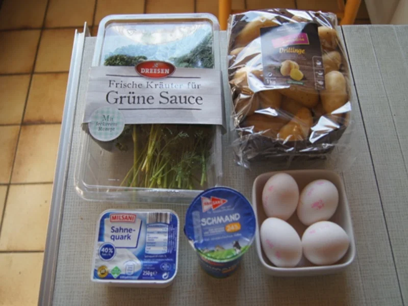 Rezept: Grüne Sauce mit gekochten Eiern und Pellkartoffeln Bild Nr. 3 Grüne Sauce mit gekochten Eiern und Pellkartoffeln - Rezept - Bild Nr. 3