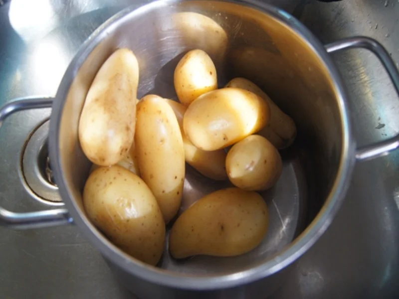 Rezept: Grüne Sauce mit gekochten Eiern und Pellkartoffeln Bild Nr. 7 Grüne Sauce mit gekochten Eiern und Pellkartoffeln - Rezept - Bild Nr. 7