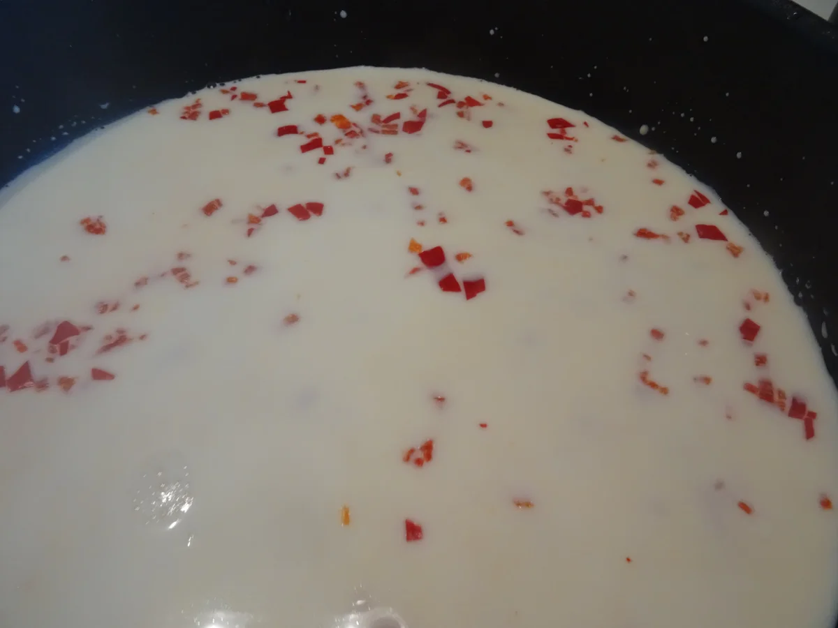 Chorizo-Bällchen in Cheddar-Chili-Soße, Kartoffel-Wedges und Pimientos de Patrón - Rezept - Bild Nr. 7953