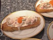 Skagenröra mit Löjrom auf selbstgebackenem Brot mit cremiger Shrimps-Suppe - Rezept - Bild Nr. 7958