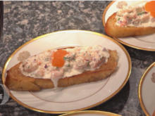 Skagenröra mit Löjrom auf selbstgebackenem Brot mit cremiger Shrimps-Suppe - Rezept - Bild Nr. 7958