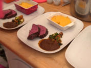 Hirschfilet auf Pfifferlingsoße dazu Kartoffelgratin und glasierte Möhren - Rezept - Bild Nr. 7957