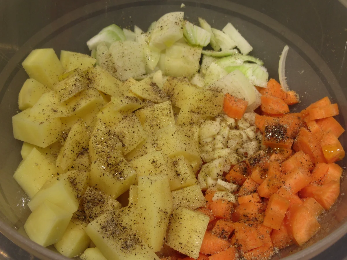 Fleisch: Marinierte Schälrippchen auf Karotten-Kartoffel-Ragout - Rezept - Bild Nr. 7962