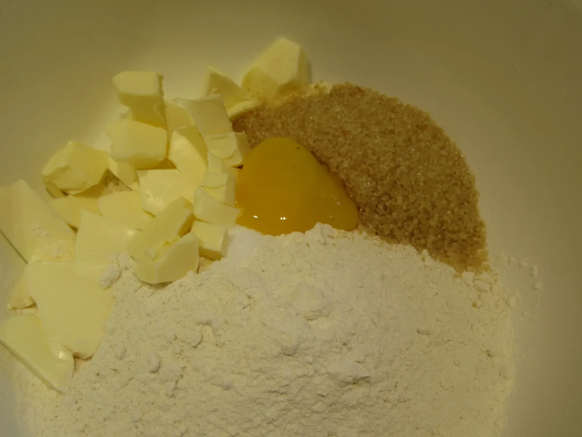 Rezept: Backen: Rhabarber-Mus-Schnitten mit Eischaumhaube Bild Nr. 7958 Backen: Rhabarber-Mus-Schnitten mit Eischaumhaube - Rezept - Bild Nr. 7958