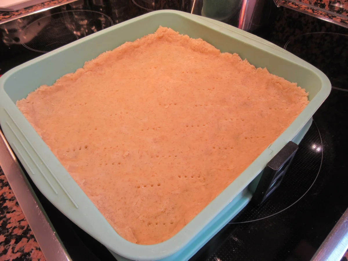 Rezept: Backen: Rhabarber-Mus-Schnitten mit Eischaumhaube Bild Nr. 7959 Backen: Rhabarber-Mus-Schnitten mit Eischaumhaube - Rezept - Bild Nr. 7959