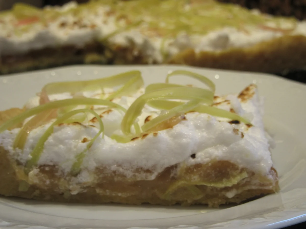 Rezept: Backen: Rhabarber-Mus-Schnitten mit Eischaumhaube Bild Nr. 7964 Backen: Rhabarber-Mus-Schnitten mit Eischaumhaube - Rezept - Bild Nr. 7964