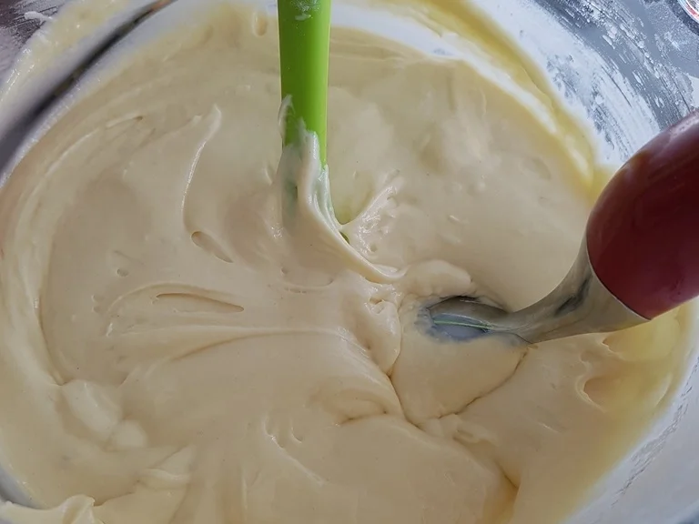 Rezept: Amarena Kirsch- Eierküchlein mit Eierlikör-Quarktopping Bild Nr. 4 Amarena Kirsch- Eierküchlein mit Eierlikör-Quarktopping - Rezept - Bild Nr. 4