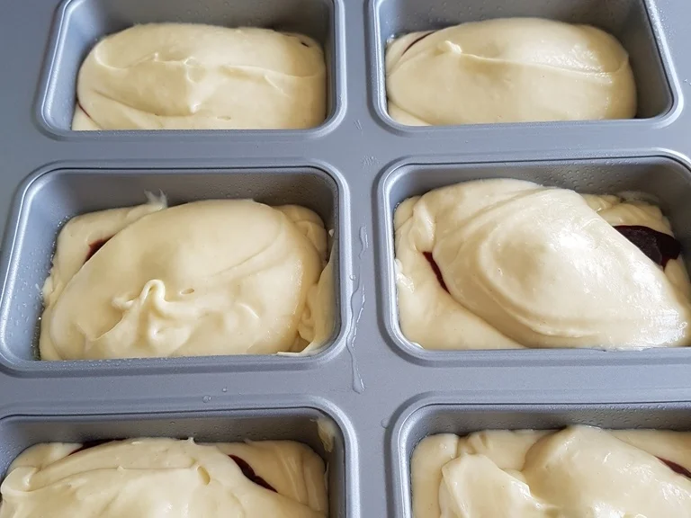 Rezept: Amarena Kirsch- Eierküchlein mit Eierlikör-Quarktopping Bild Nr. 6 Amarena Kirsch- Eierküchlein mit Eierlikör-Quarktopping - Rezept - Bild Nr. 6