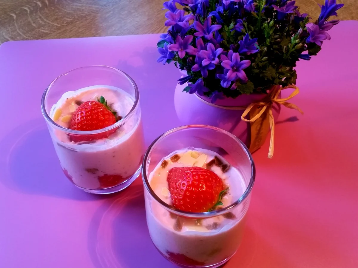 Marinierte Erdbeeren mit Honig-Joghurt - Rezept - Bild Nr. 7985