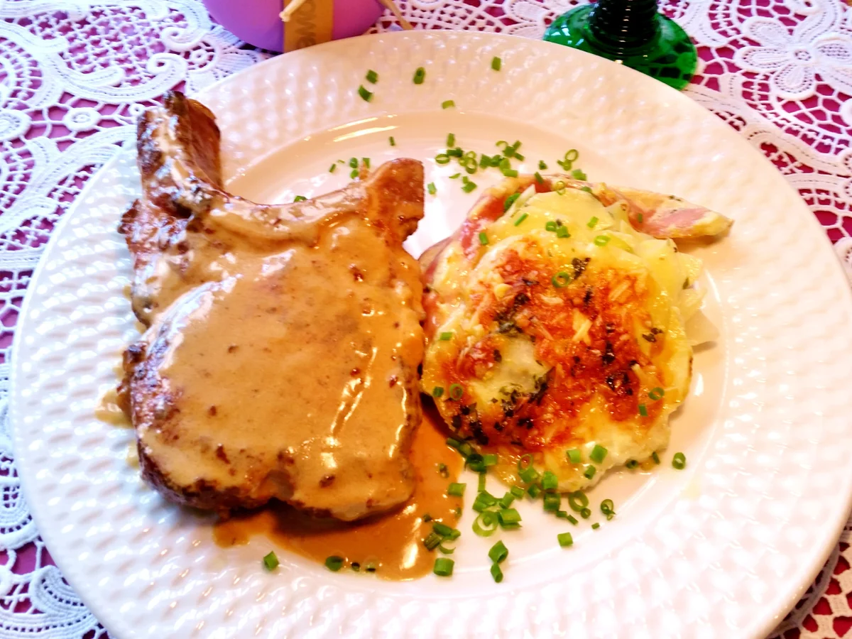 Rezept: Kohlrabi-Kartoffel-Törtchen mit Kasseler Rahm-Koteletts Bild Nr. 7980 Kohlrabi-Kartoffel-Törtchen mit Kasseler Rahm-Koteletts - Rezept - Bild Nr. 7980