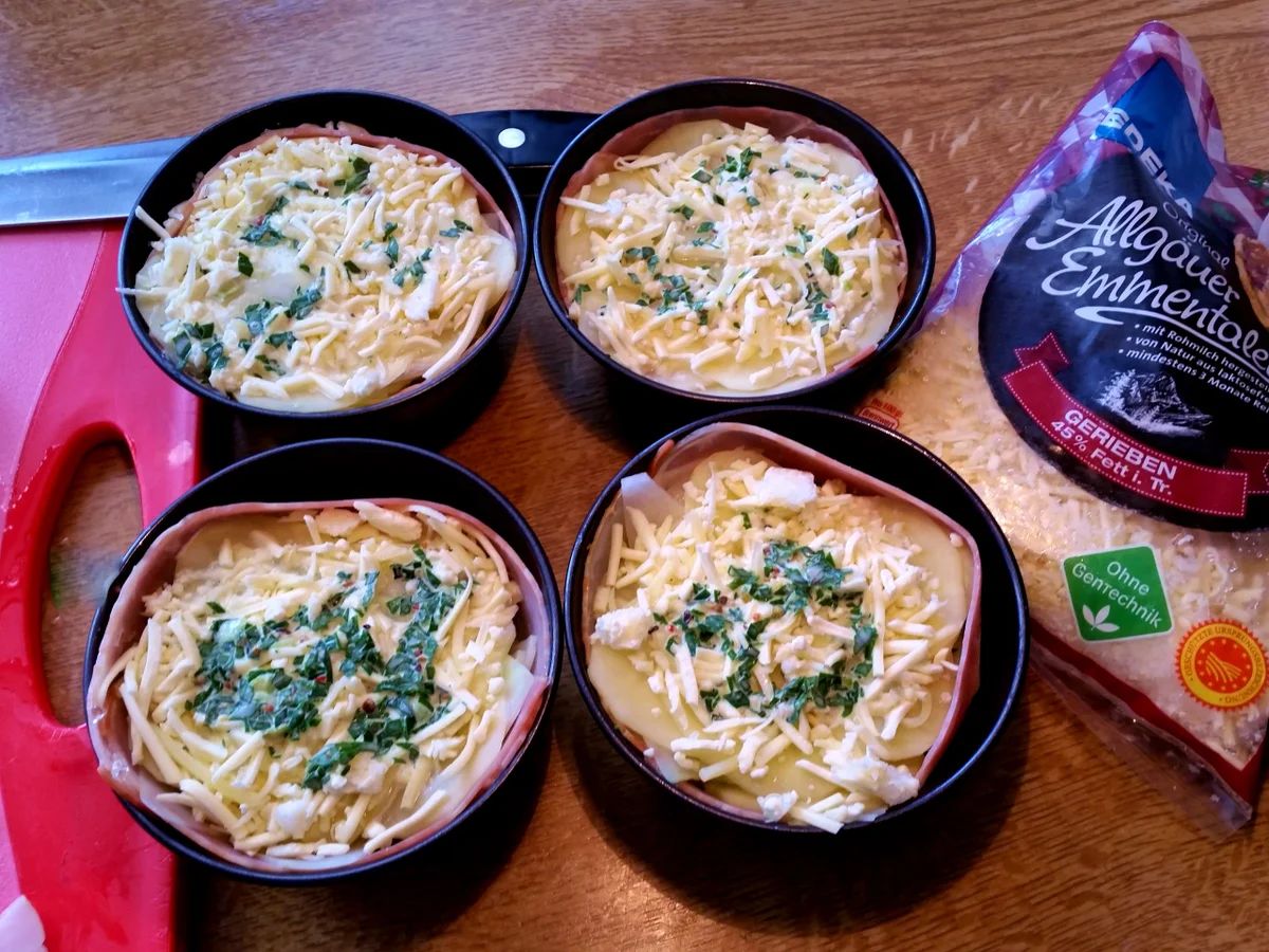 Rezept: Kohlrabi-Kartoffel-Törtchen mit Kasseler Rahm-Koteletts Bild Nr. 7982 Kohlrabi-Kartoffel-Törtchen mit Kasseler Rahm-Koteletts - Rezept - Bild Nr. 7982