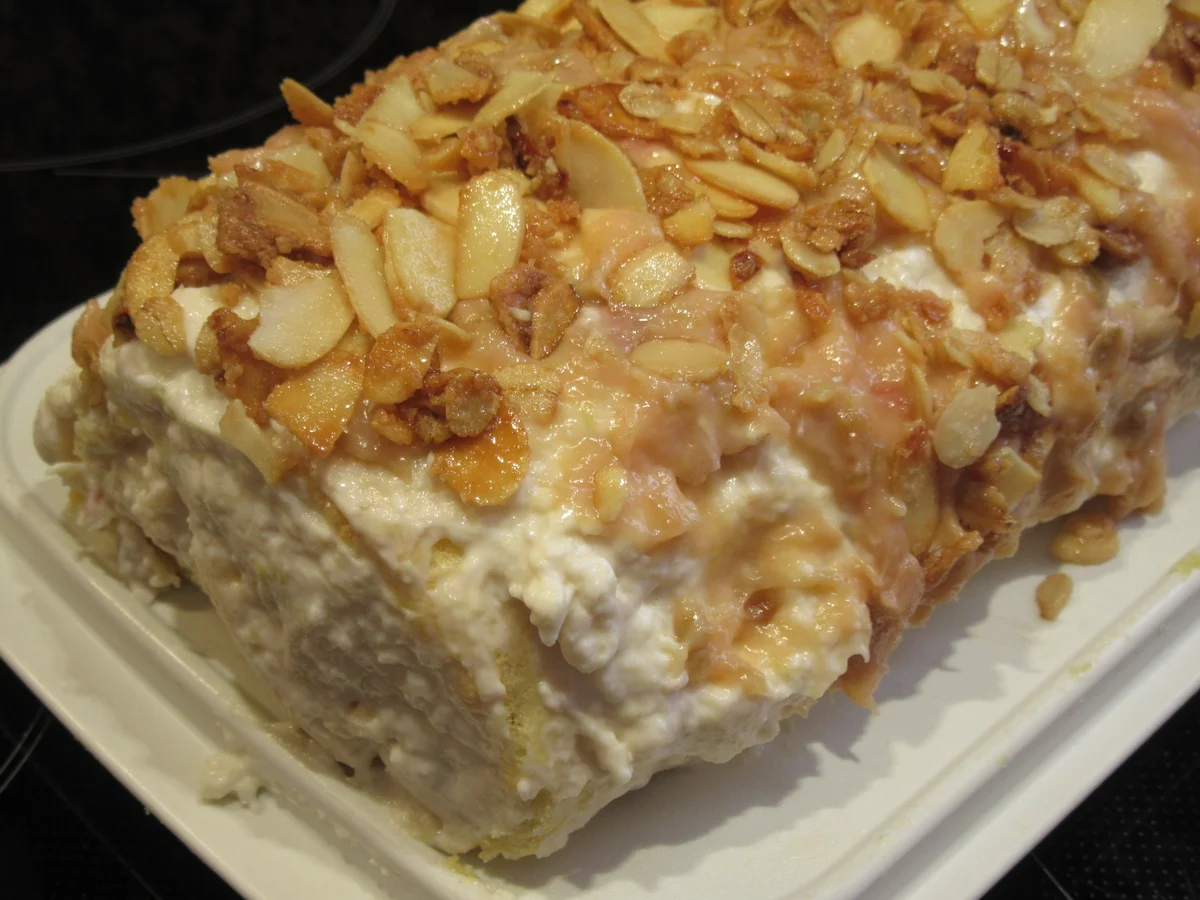 Rezept: Backen: Rhabarber-Biskuitrolle Bild Nr. 7980 Backen: Rhabarber-Biskuitrolle - Rezept - Bild Nr. 7980