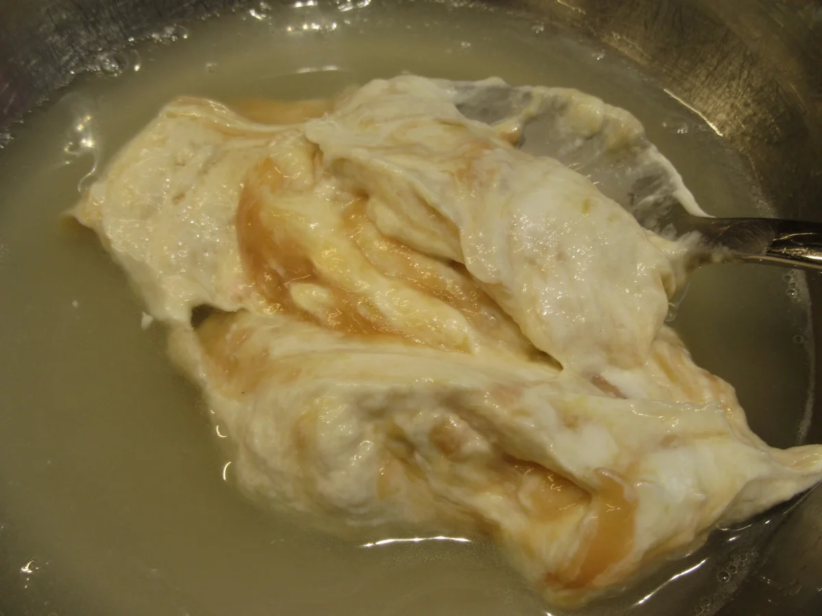 Rezept: Backen: Rhabarber-Biskuitrolle Bild Nr. 7984 Backen: Rhabarber-Biskuitrolle - Rezept - Bild Nr. 7984