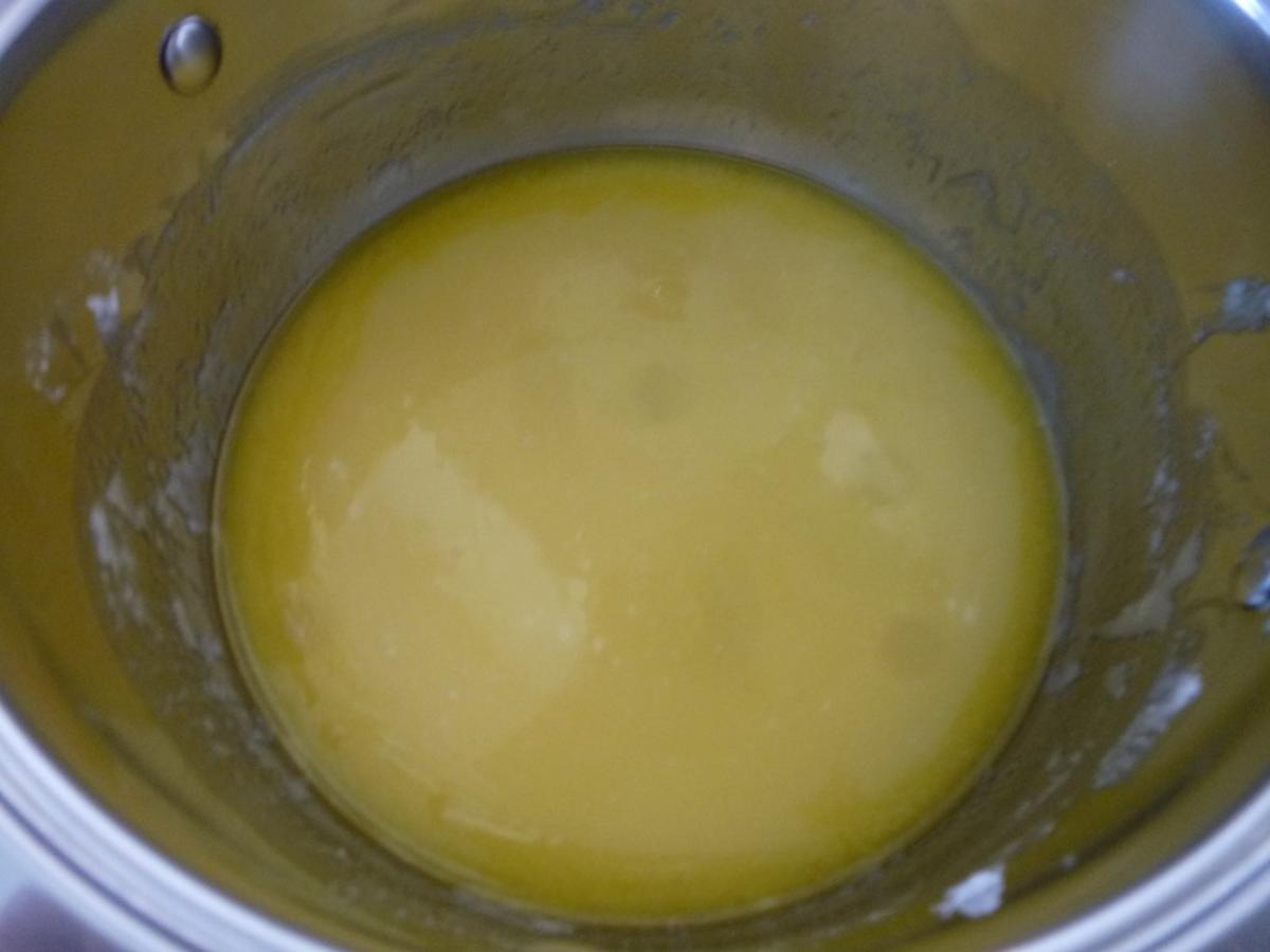 Hefekuchen vom Blech mit nussiger Decke - einfach - von Test00
