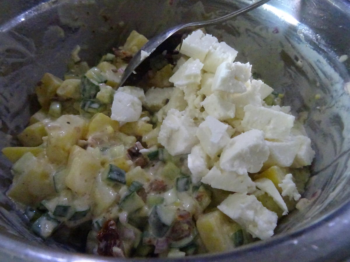 Lamm-Spieße mit Kartoffel-Gurken-Feta-Salat - Rezept - Bild Nr. 8015