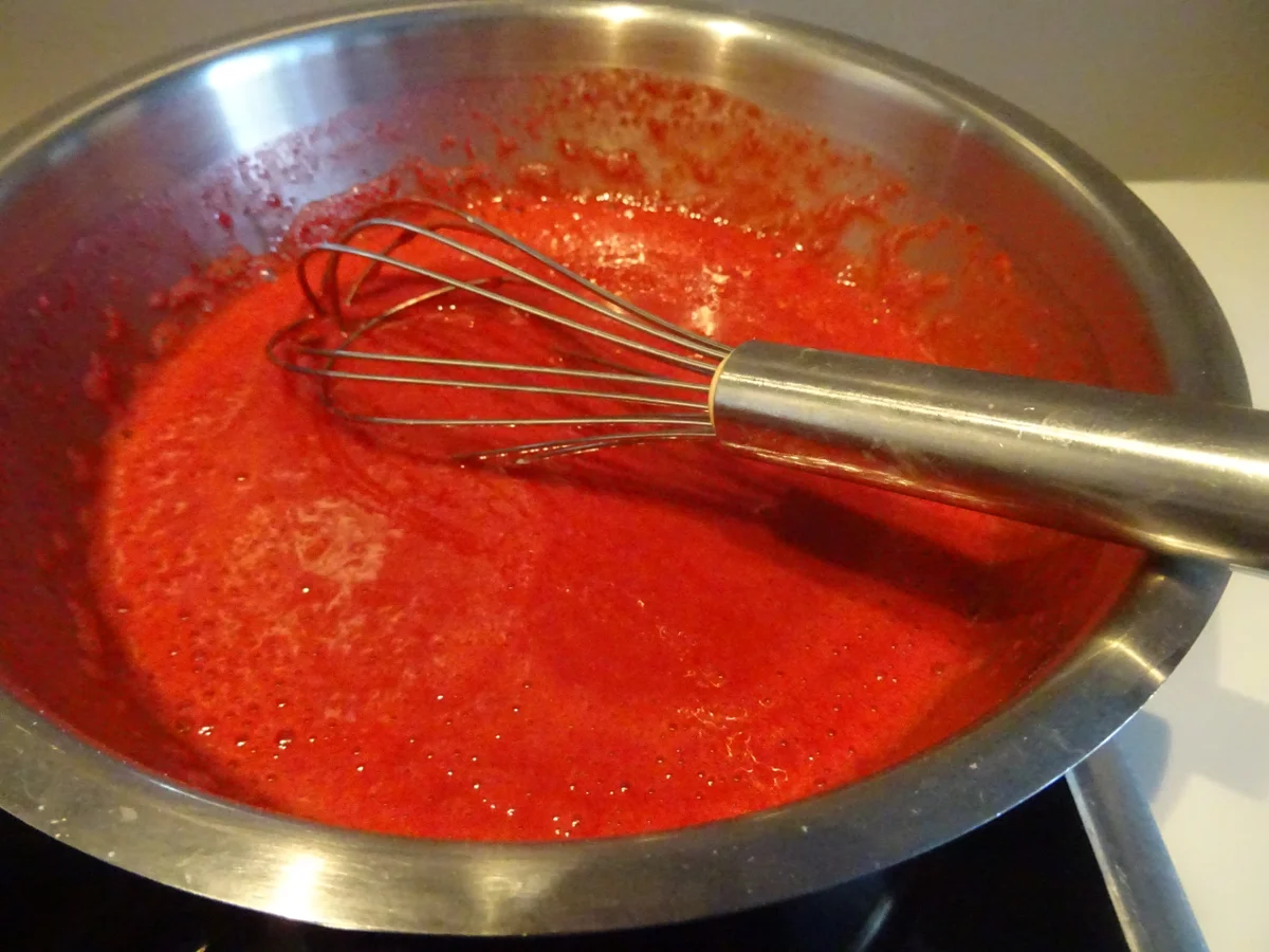 Rezept: Himbeer-Pudding mit Eierlikör-Sahne Bild Nr. 8012 Himbeer-Pudding mit Eierlikör-Sahne - Rezept - Bild Nr. 8012