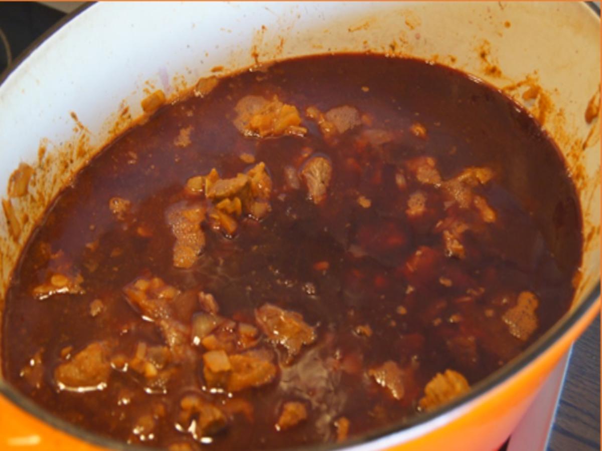 Gulascheintopf ungarischer Art im Brotlaib - einfach - von MausVoh Gulascheintopf ungarischer Art im Brotlaib - einfach - von MausVoh