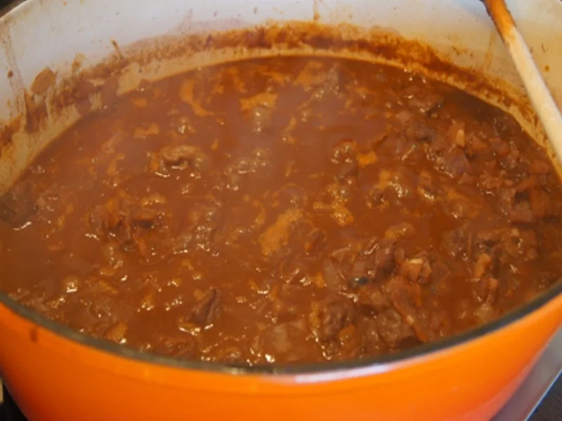 Rezept: Gulascheintopf ungarischer Art im Brotlaib Bild Nr. 8054 Gulascheintopf ungarischer Art im Brotlaib - Rezept - Bild Nr. 8054