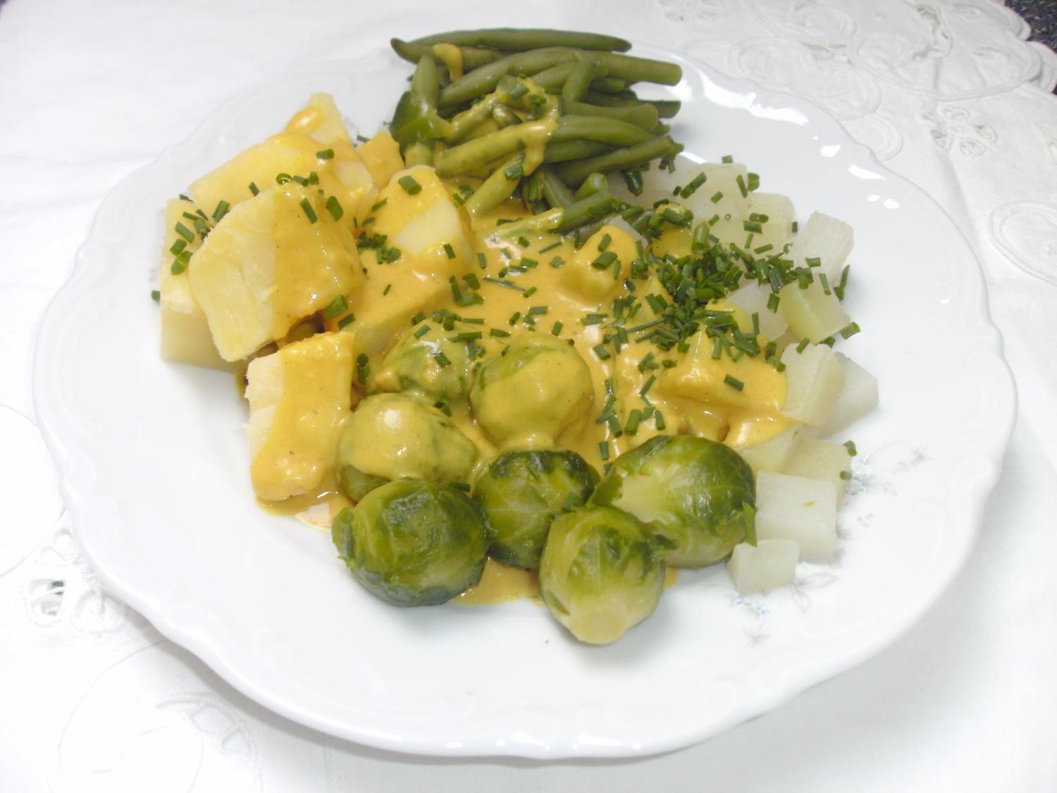 Gemüseteller mit Senfsoße - Rezept mit Bild - kochbar.de