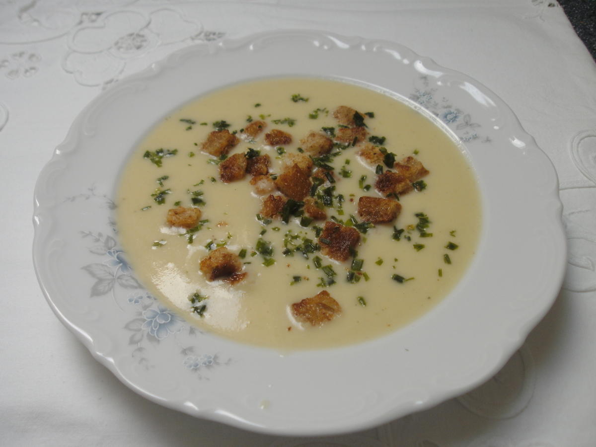 Blumenkohlsuppe mit Sahne Rezepte - kochbar.de