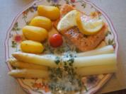 Norwegisches Lachsfilet mit Spargel, Petersiliensauce und Kartoffeln - Rezept - Bild Nr. 8037