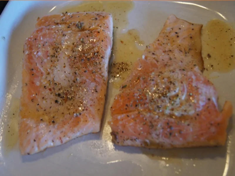 Rezept: Norwegisches Lachsfilet mit Spargel, Petersiliensauce und Kartoffeln Bild Nr. 8041 Norwegisches Lachsfilet mit Spargel, Petersiliensauce und Kartoffeln - Rezept - Bild Nr. 8041