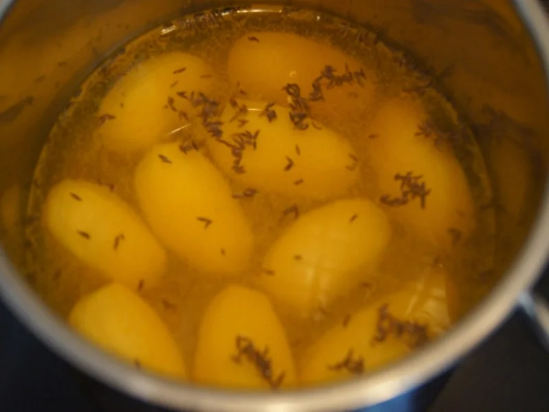 Zanderfilet mit Spargel, Petersiliensauce und Drillingen - Rezept - Bild Nr. 11