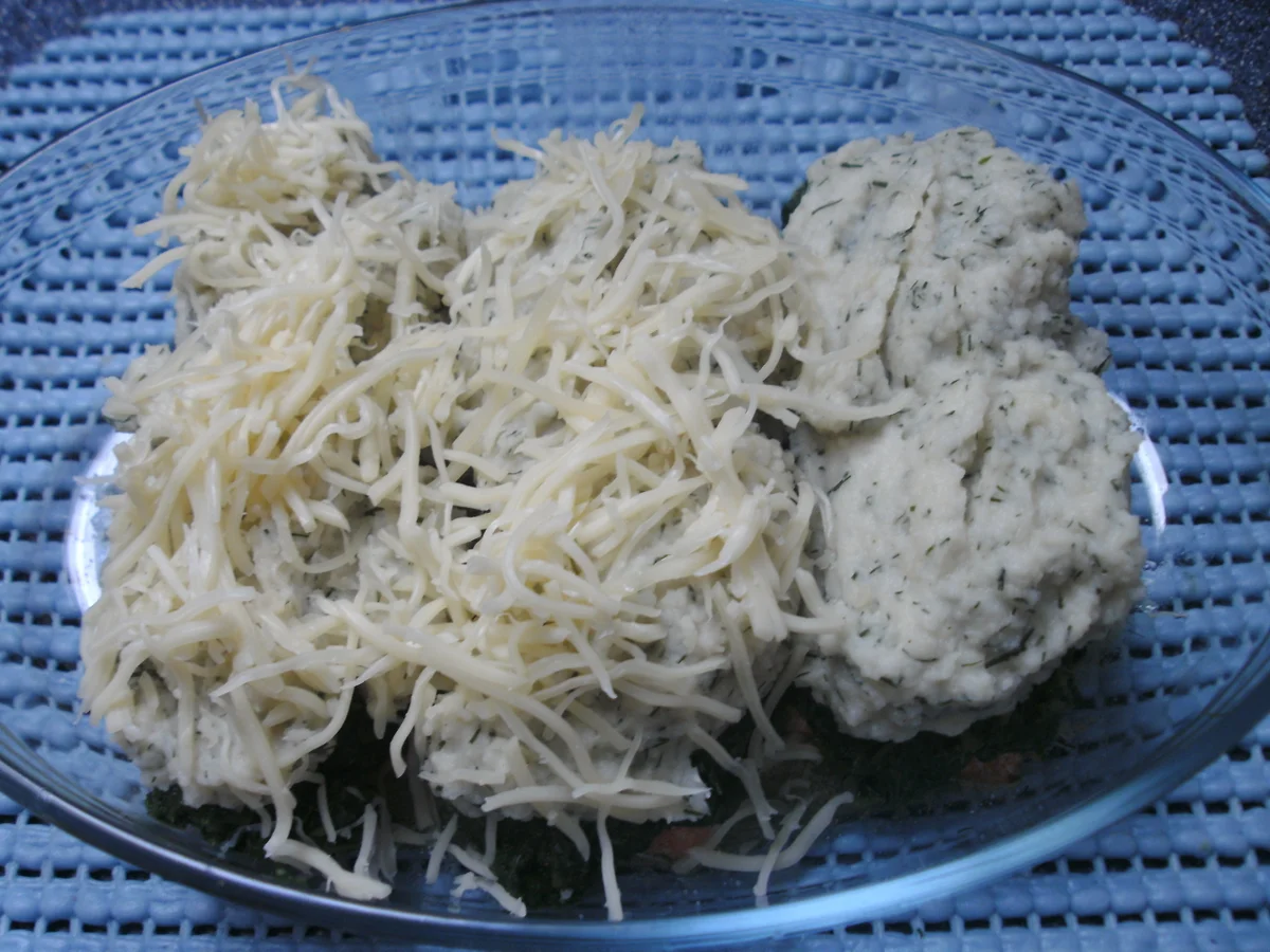 Rezept: Lachs mit Selleriepüree und Käsehaube Bild Nr. 8040 Lachs mit Selleriepüree und Käsehaube - Rezept - Bild Nr. 8040