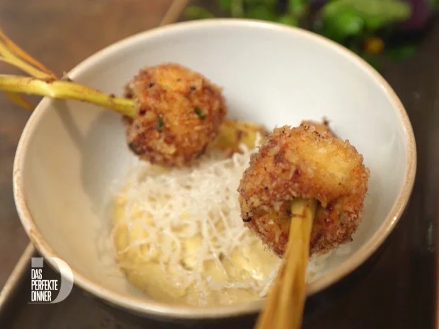 Zitronengrasspieße mit Koriander, Erdnussdip und Wildkräutersalat - Rezept - Bild Nr. 8040