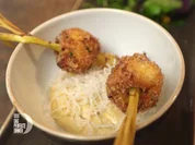 Rezept: Zitronengrasspieรe mit Koriander, Erdnussdip und Wildkrรคutersalat Bild Nr. 8040 Zitronengrasspieรe mit Koriander, Erdnussdip und Wildkrรคutersalat - Rezept - Bild Nr. 8040