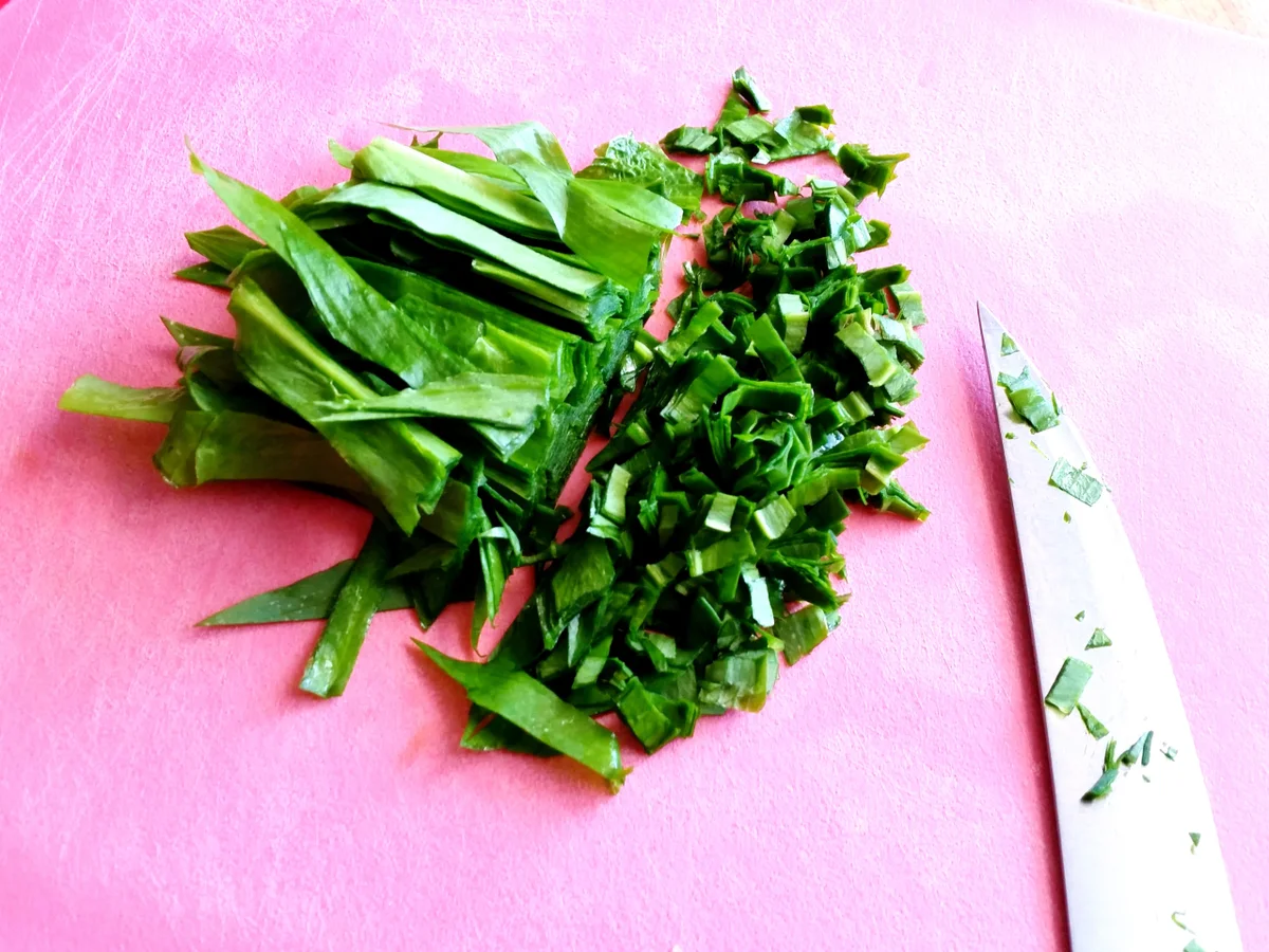 Hackbällchen in feinem Lauchgemüse mit Bärlauch - Rezept - Bild Nr. 8047