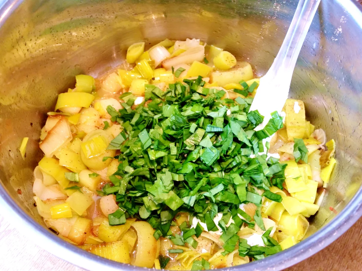 Hackbällchen in feinem Lauchgemüse mit Bärlauch - Rezept - Bild Nr. 8050