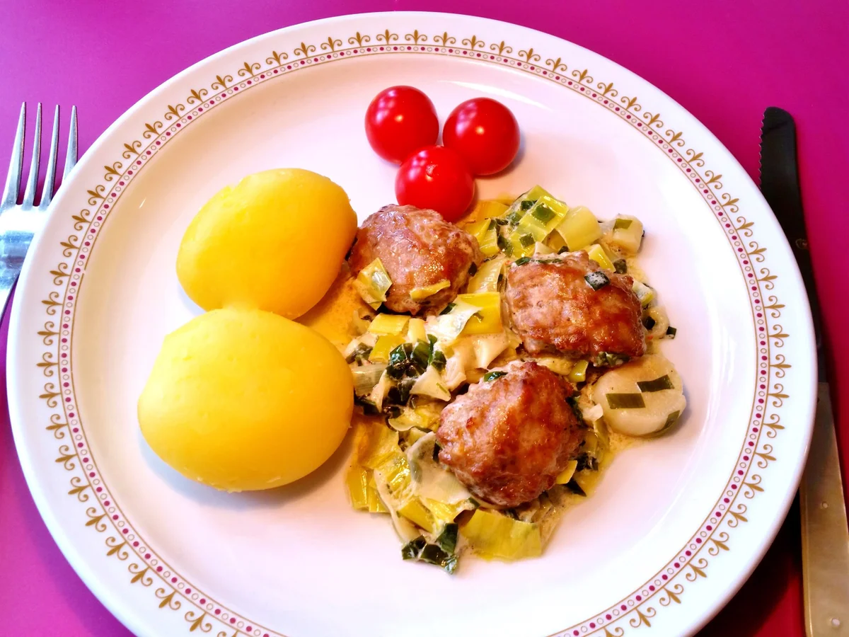 Hackbällchen in feinem Lauchgemüse mit Bärlauch - Rezept - Bild Nr. 8053