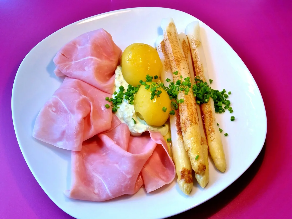 Rezept: Spargel mit brauner Butter ... Bild Nr. 2 Spargel mit brauner Butter ... - Rezept - Bild Nr. 2