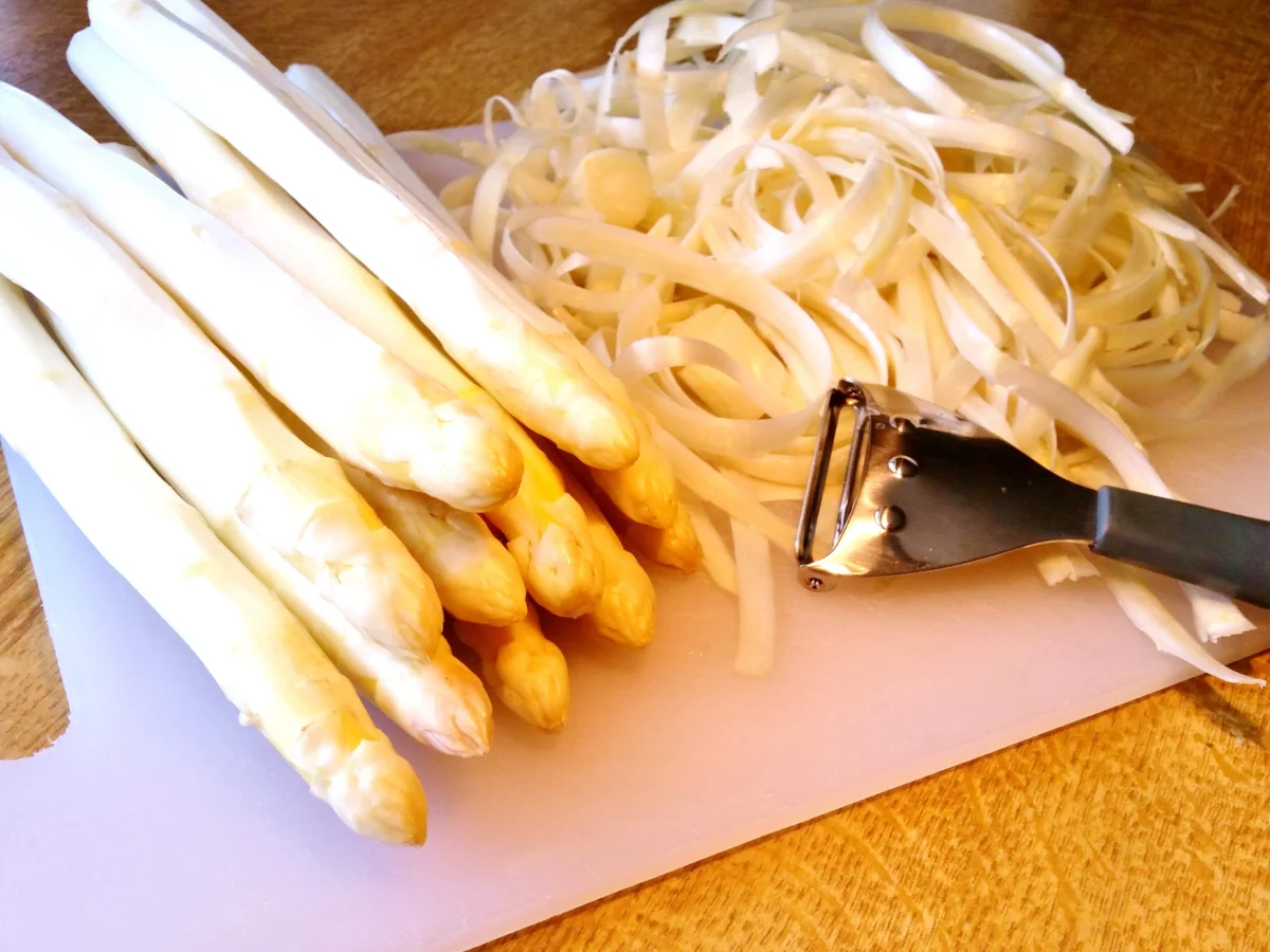 Rezept: Spargel mit brauner Butter ... Bild Nr. 3 Spargel mit brauner Butter ... - Rezept - Bild Nr. 3