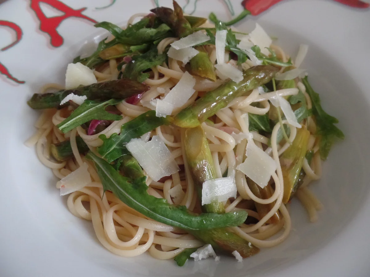 Linguine mit Spargel und Rucola - Rezept - Bild Nr. 8054