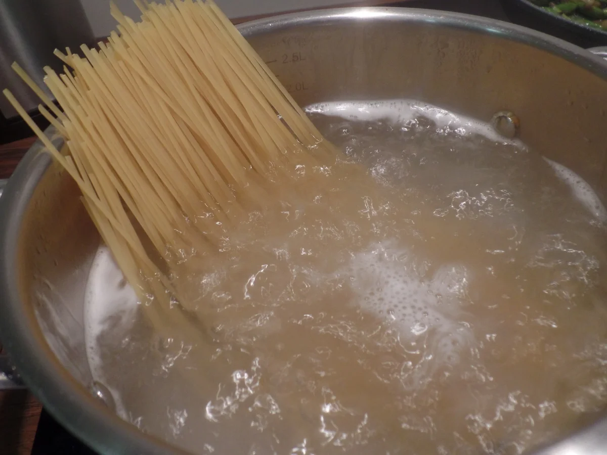 Linguine mit Spargel und Rucola - Rezept - Bild Nr. 8056