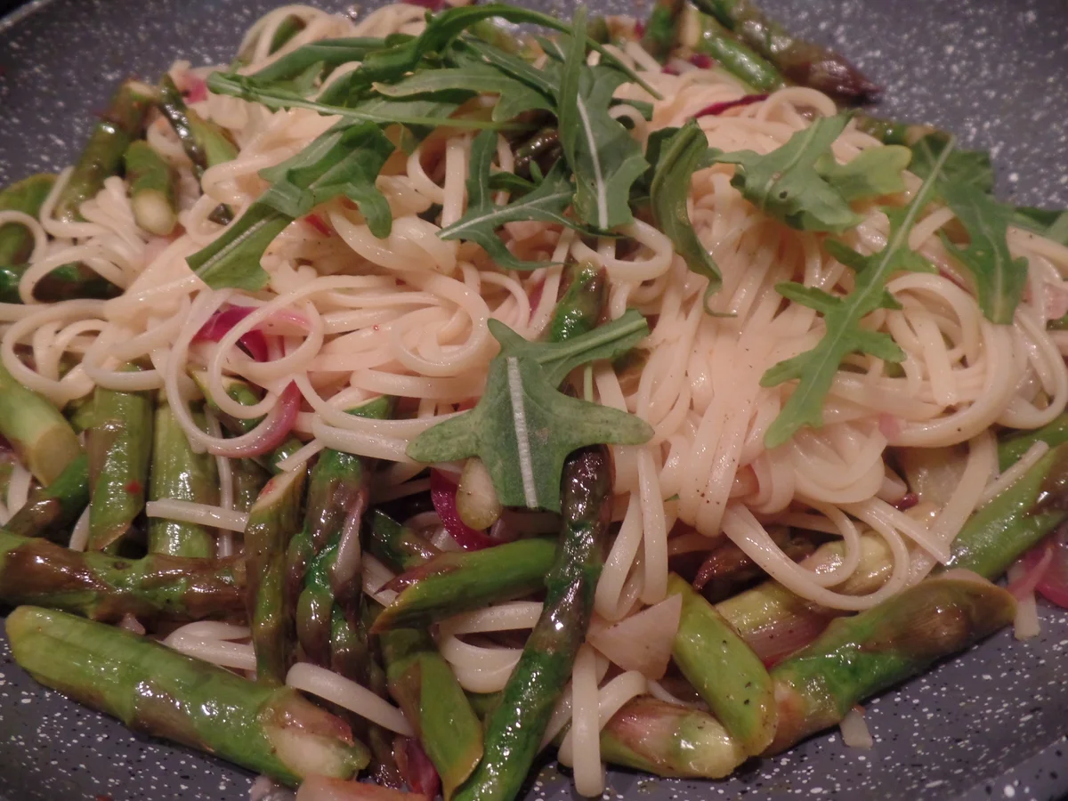 Linguine mit Spargel und Rucola - Rezept - Bild Nr. 8061